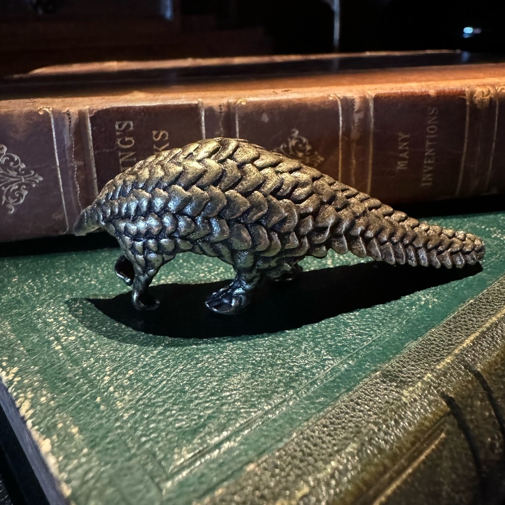 Solid Brass Pangolin Vintage-style Sculpture Desk Decor - Picture 5 of 13